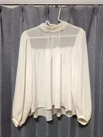 프랑슈리페 블라우스