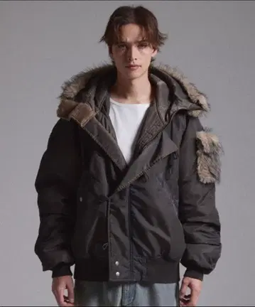 [ GRANCY ] 퍼 포켓 디자인 페이드 N2B 자켓