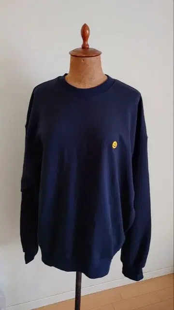 클레도나 스마일리 로고 맨투맨