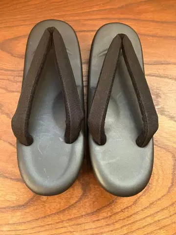 아식스 통굽 블랙 조리 M 사이즈