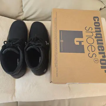 Conqueror 블랙 스니커즈 26.5cm