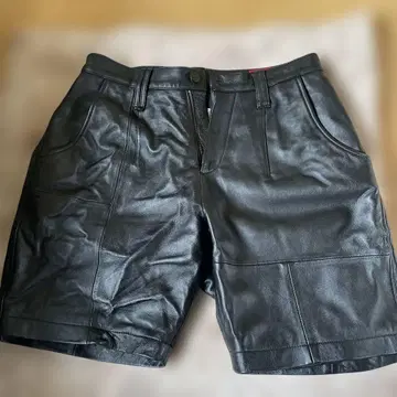 VOO 가죽 숏팬츠 블랙