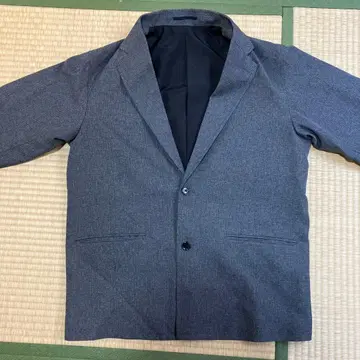 다크 그레이 체크 무늬 테일러드 자켓