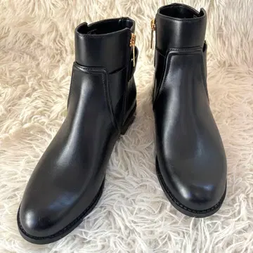 미사용 마이클코어스 숏부츠 사이드 지퍼 블랙 23