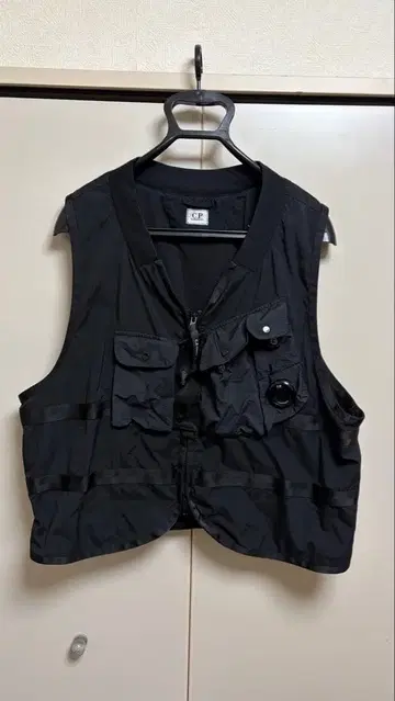 CP COMPANY 블랙 집업 베스트