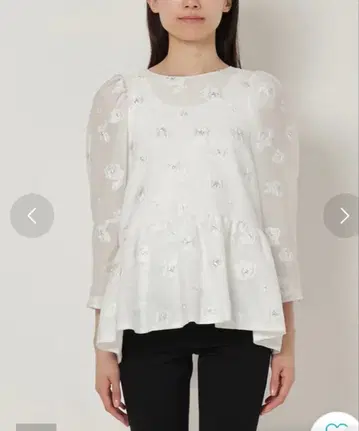 Audie a Muses 실버 플라워 JQ 블라우스 (오프)