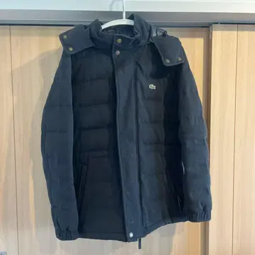 LACOSTE 블랙 다운 자켓 M 사이즈