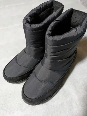 미끄럼 방지 블랙 숏부츠