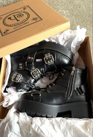 미사용 요스케 레이스업 부츠 블랙 M 사이즈
