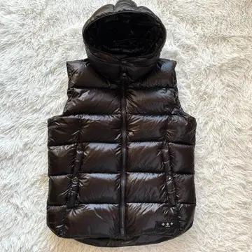 미사용에 가까운 타트라스 다운 베스트 포세이도네 블랙 M 상당