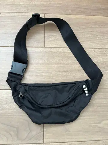 A.P.C. 블랙 바디백