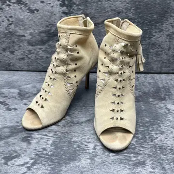 지미추 [36] 베이지 오픈토 부티 태슬 스터드