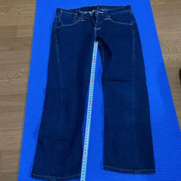 Levi's 다크 블루 스트레이트 데님