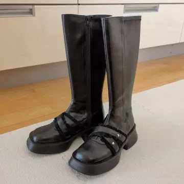 merry jenny 크로스 프릴 롱 부츠 시착만 한 상품