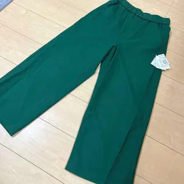 클로브 그린 계열 슬랙스 사이즈 38
