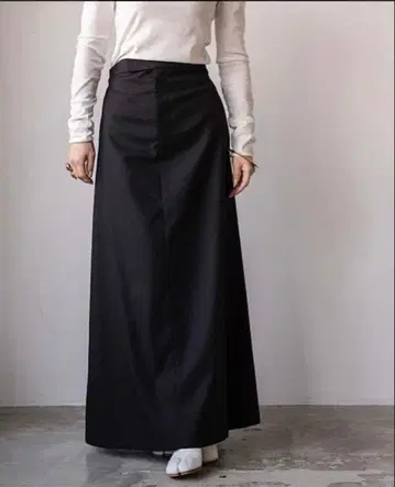 IIROT 클래식 샹브레이 스커트 블랙 36