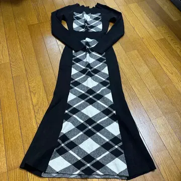 LIP SERVICE 체크 무늬 니트 원피스