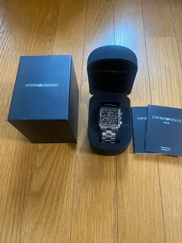 EMPORIO ARMANI 크로노그래프 시계
