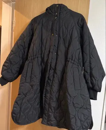 rectangle 퀼팅 자켓 블랙 후드 부착