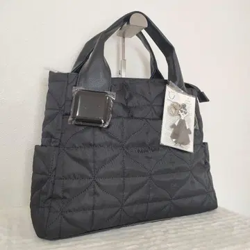 [미사용 새상품] 해피 페이스 퀼팅 토트백 참 포함 블랙