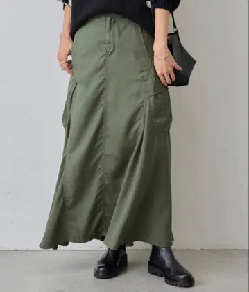 BEARDSLEY 플레어 스커트 FREE 카키