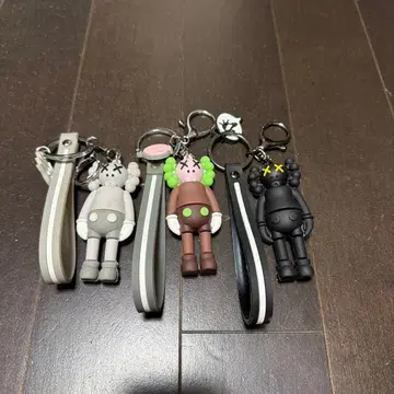 Kaws 캐릭터 스트랩 3개 세트