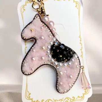 [587] 말 달래나 호스 비즈 자수 브로치 & 참 2way