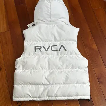 RVCA 루카 다운 베스트 화이트 M 사이즈