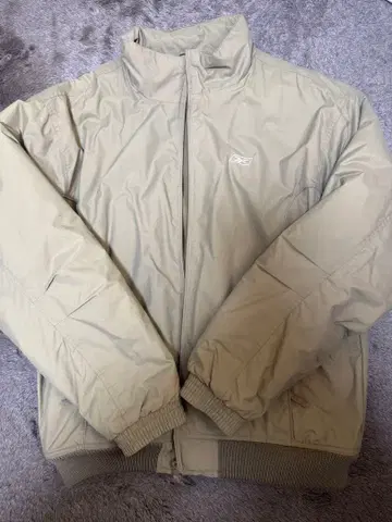 리복 베이지 점퍼 (새상품급)