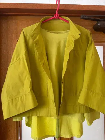 라임 그린 오부 소매 상의