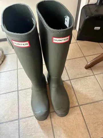 HUNTER 올리브 그린 장화 버클 포함