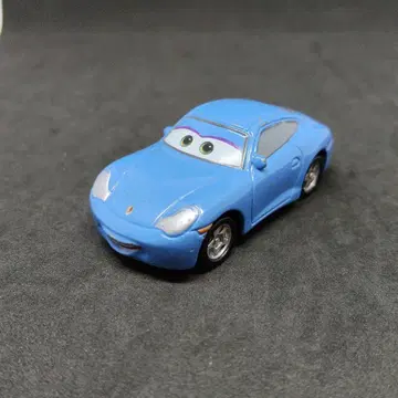 토미카 카즈 샐리