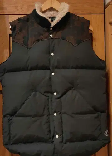 비추쿠라시키 공방 [쿠라 이터널] 일본풍 패턴 다운&페더 베스트 L