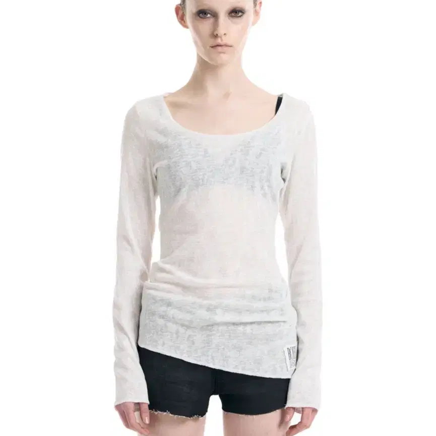 Bonnae pain mock neck top ivory on Bunjang Global Site.