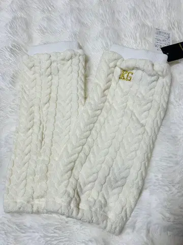 [ 미사용 ] KISSONTHEGREEN 니트 레그 워머 화이트