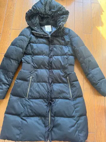 후드 부착 블랙 롱 다운 자켓