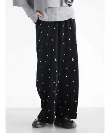 새상품 이번 시즌 포름리슈 자수 벨로아 팬츠 블랙