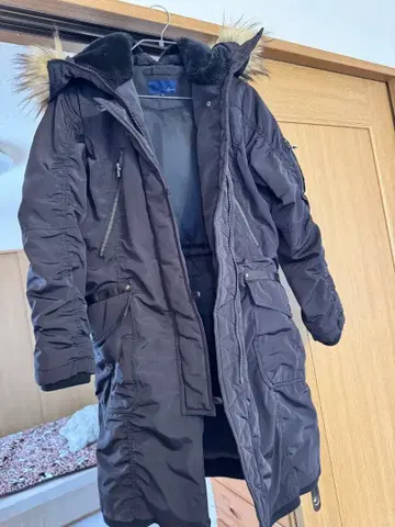 Aneri 블랙 모즈 코트 M 사이즈