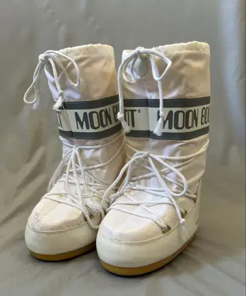 MOON BOOT 화이트 스노우 부츠