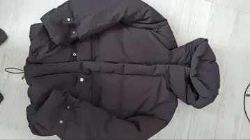 코마츠마테레제 다운 자켓 700 필파워 블랙