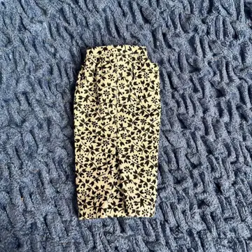 바비 옷 갈아입기 타이트 스커트