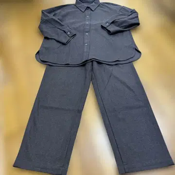 유니클로 다크 그레이 셋업