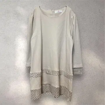 갤러리 비스콘티 F 튜닉 레이스 베이지 긴팔 둥근 카라