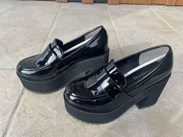 블랙 패턴트 레더 로퍼 23.0cm