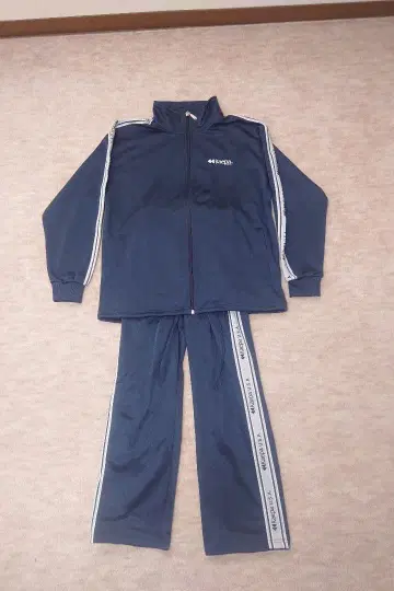 상하의 맨투맨 3