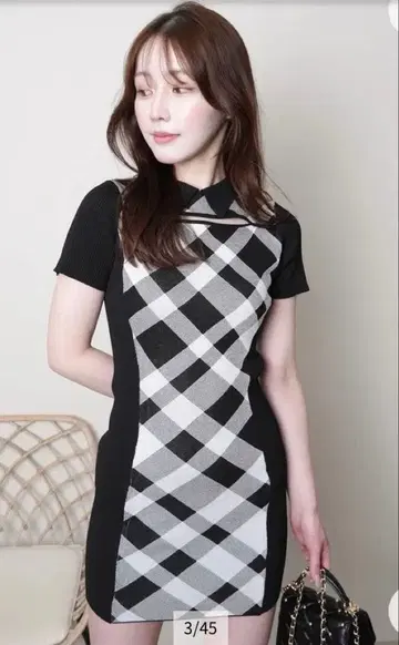 새상품 립 서비스 데콜테 오픈 체크 자카드 원피스 하자품