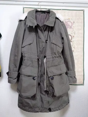 올리브 그린 모즈 코트 후드 부착 BENETTON