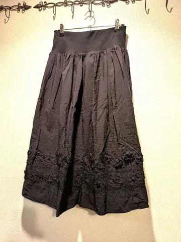 블랙 입체 꽃 무늬 플레어 스커트 새상품, 미사용, 택 포함, 안감 부착