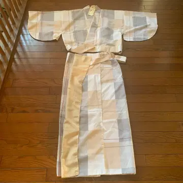 화이트와 그레이 체크 무늬 기모노 2부식 새상품