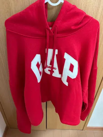 GAP 후드 부착 속기모 후드티 빨간색